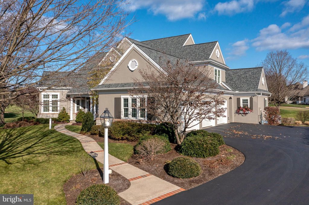 Photo of 805 Greenside Drive, Lititz, PA 17543 (MLS # PALA2028634)