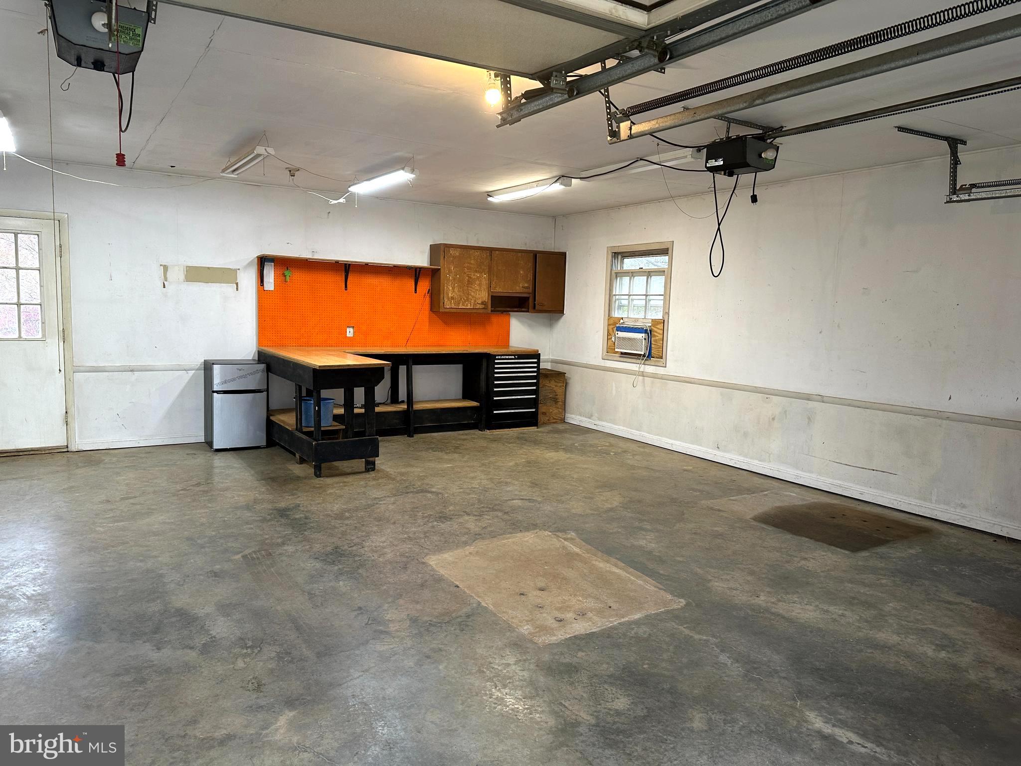 MEADOWBROOK VILLAGE - Residential