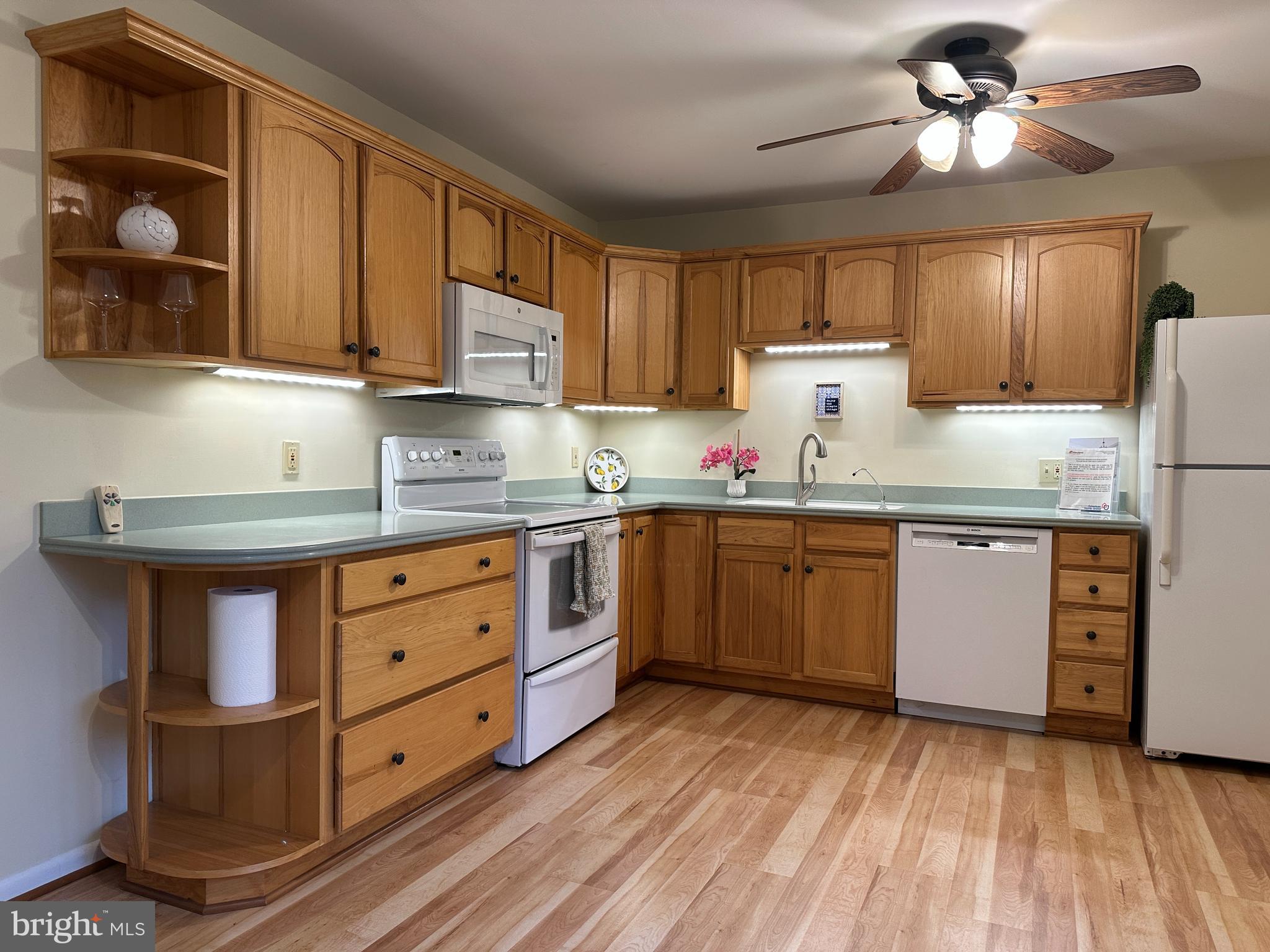 MEADOWBROOK VILLAGE - Residential