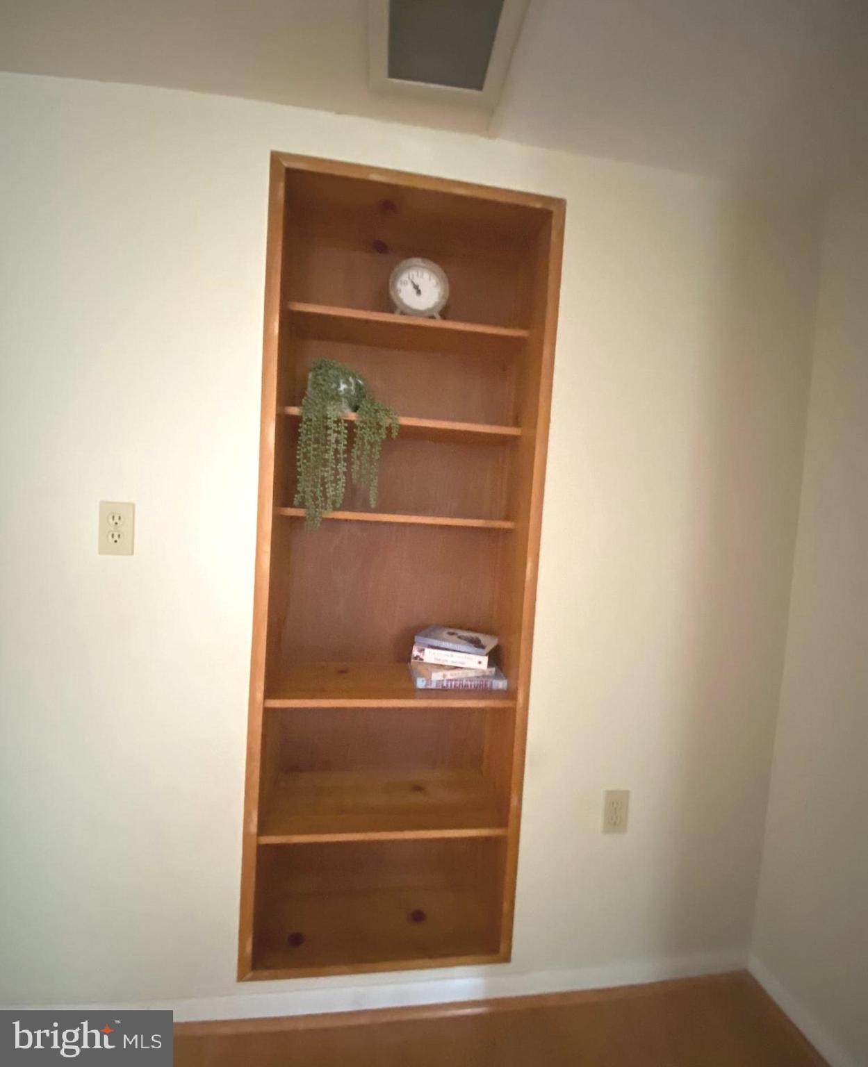 MEADOWBROOK VILLAGE - Residential