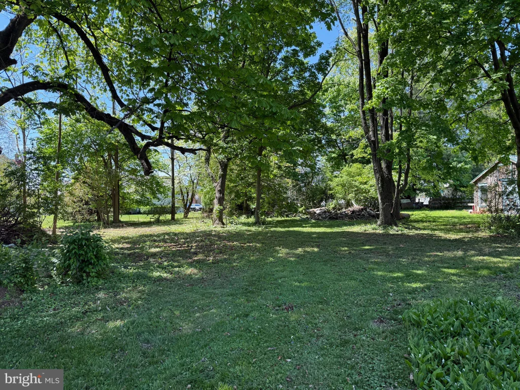 22 Lloyd Avenue, Malvern, PA 19355