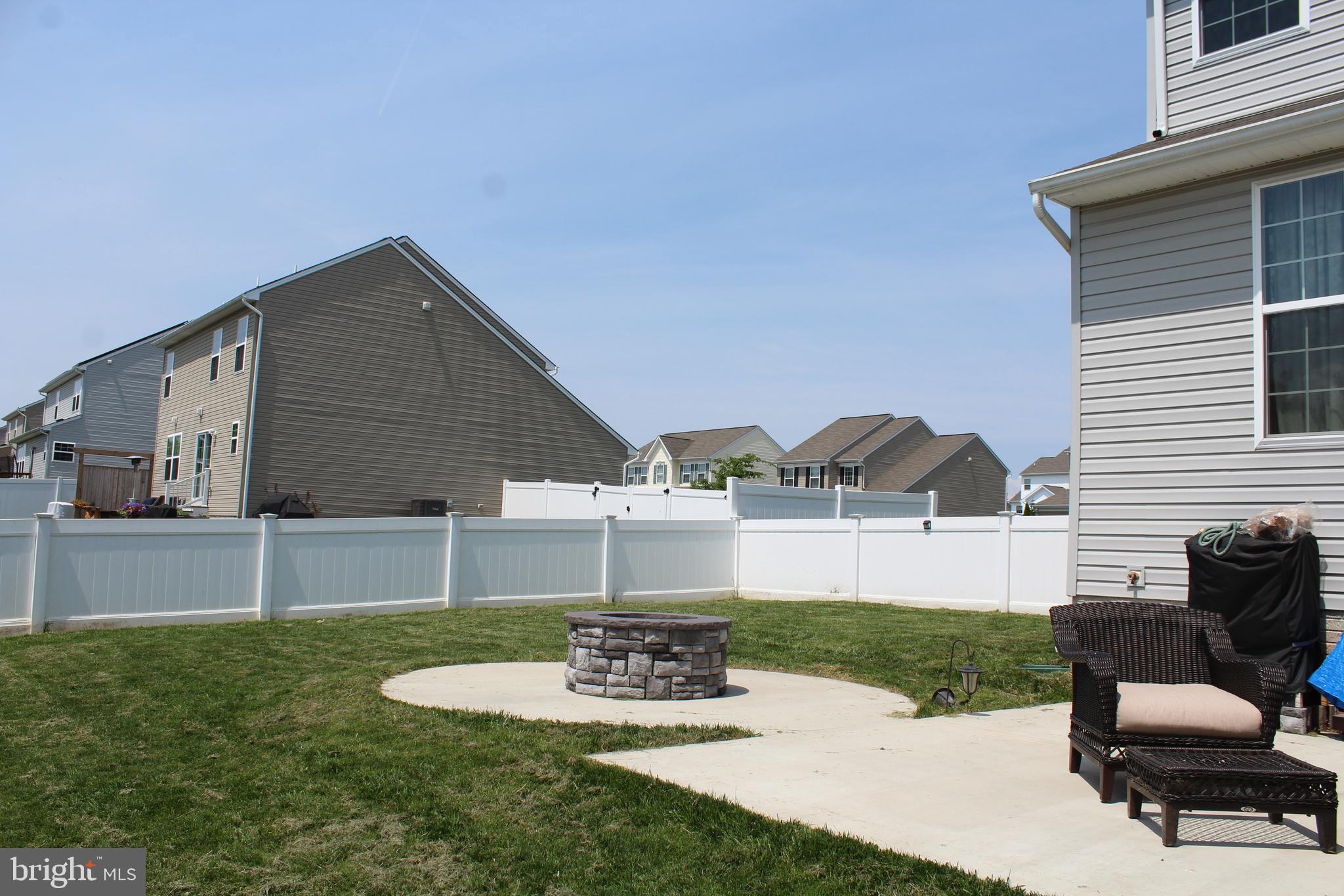 CREEKSIDE - Residential