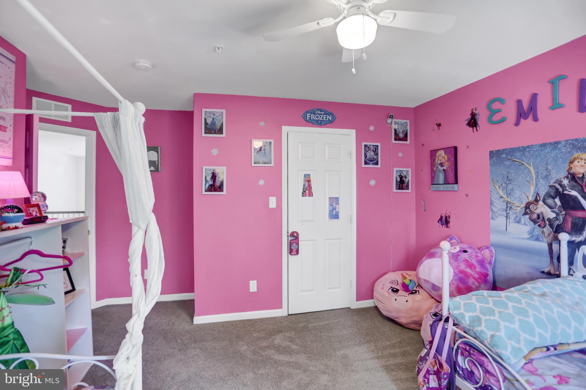 CREEKSIDE - Residential