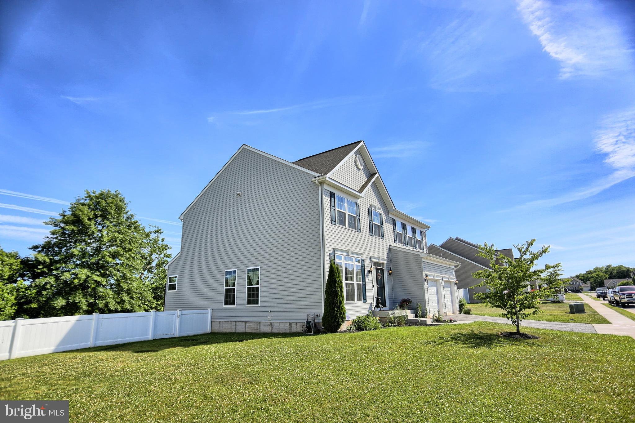 CREEKSIDE - Residential