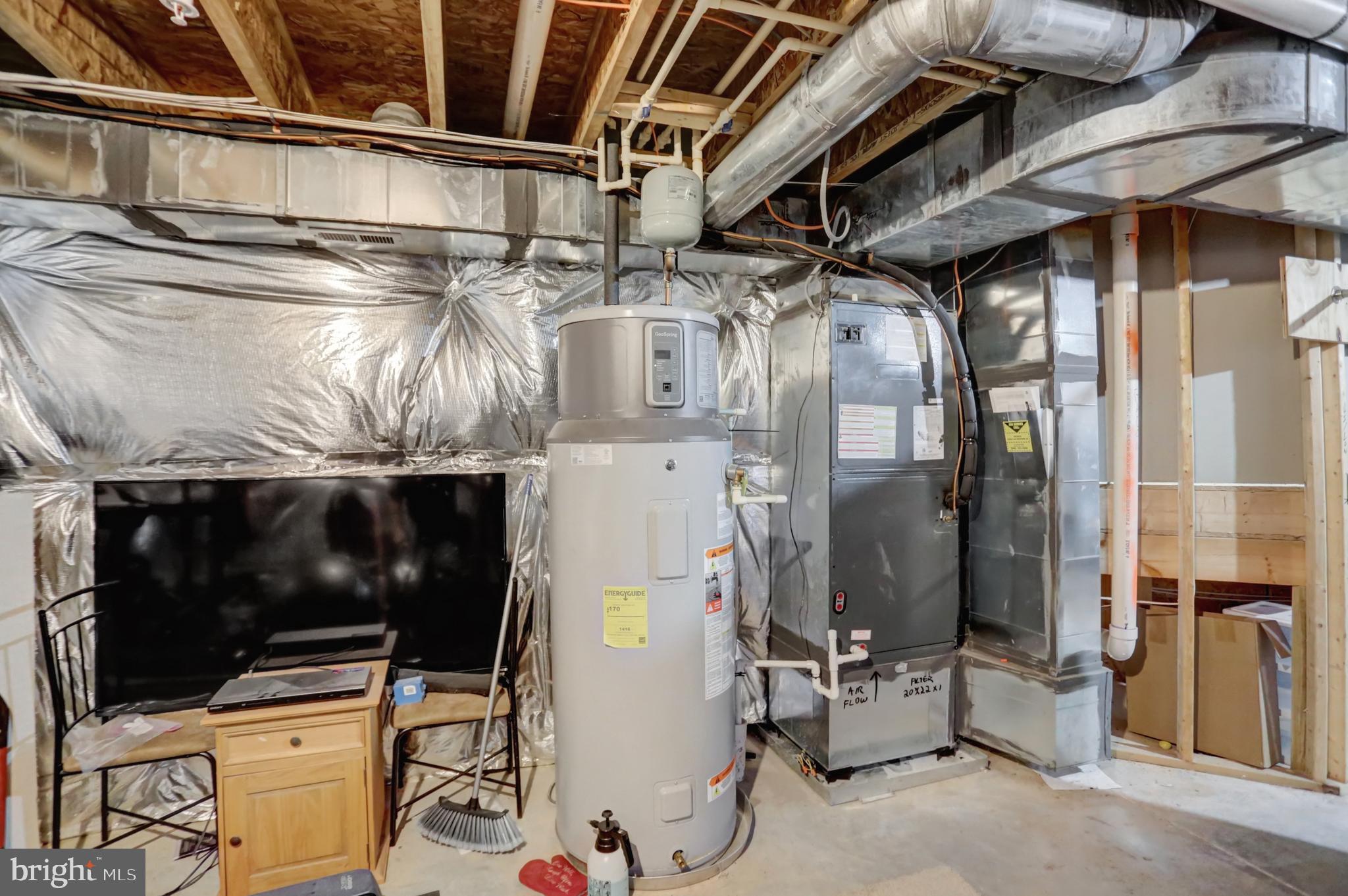 CREEKSIDE - Residential