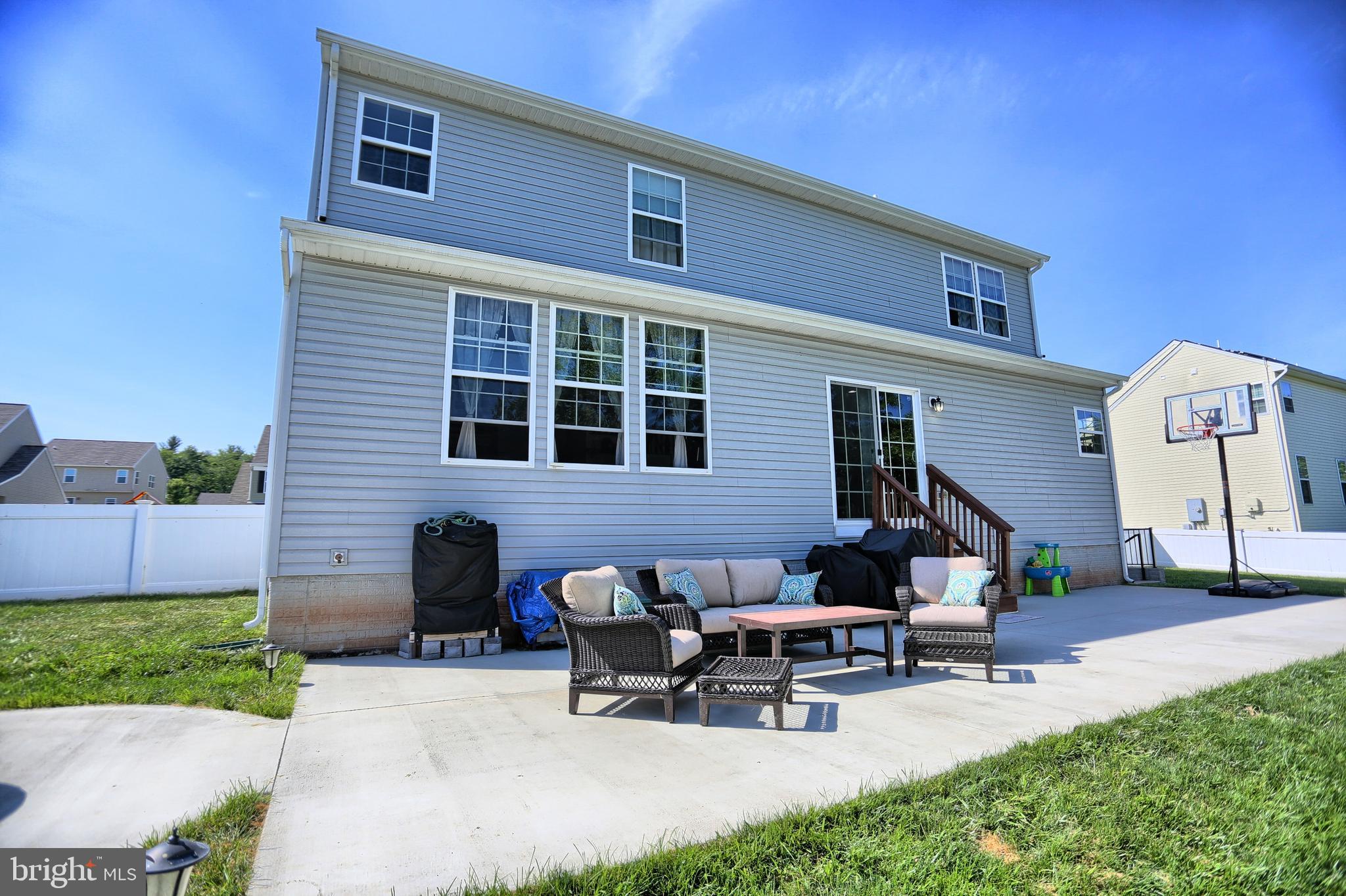 CREEKSIDE - Residential