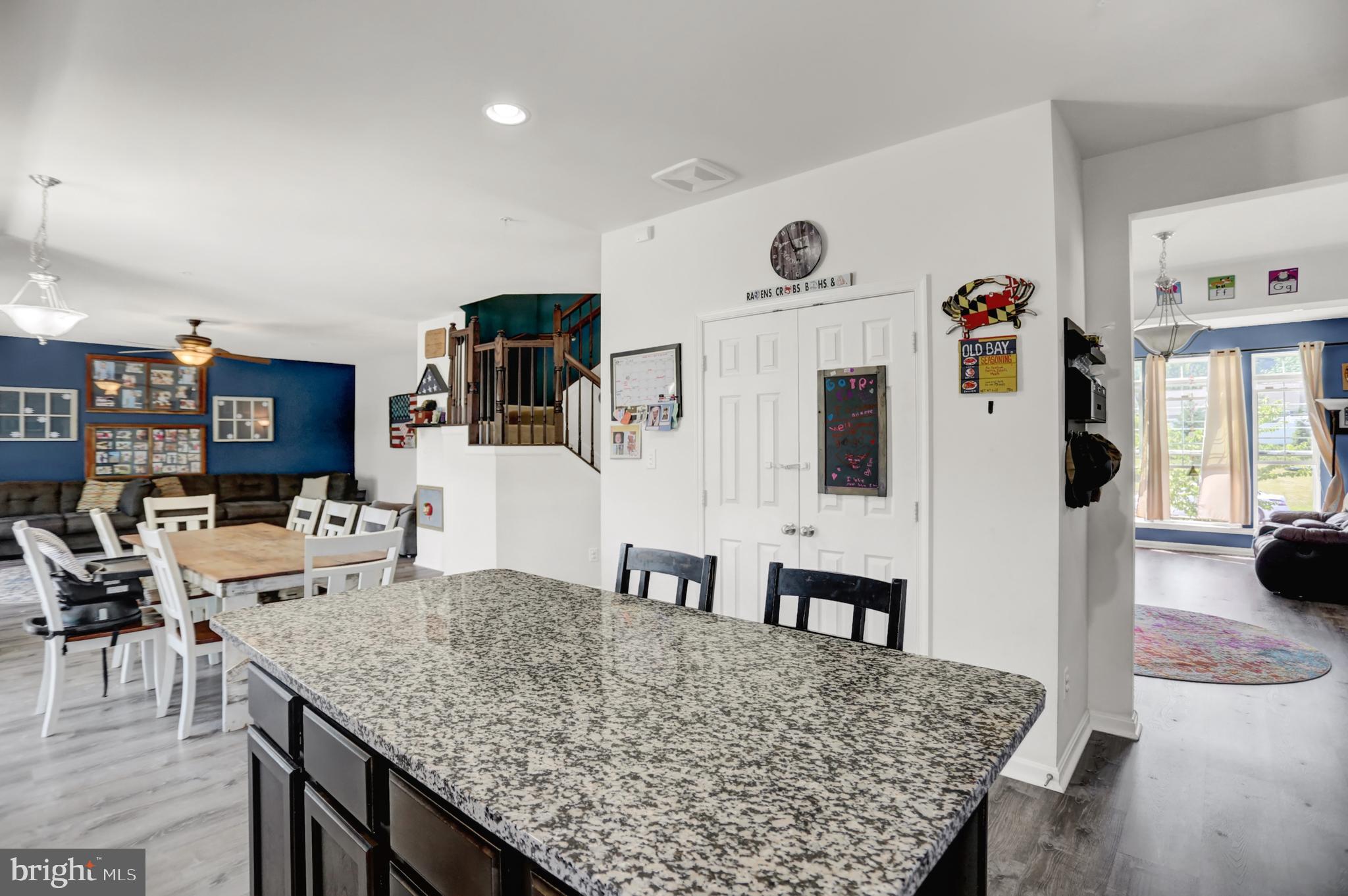 CREEKSIDE - Residential