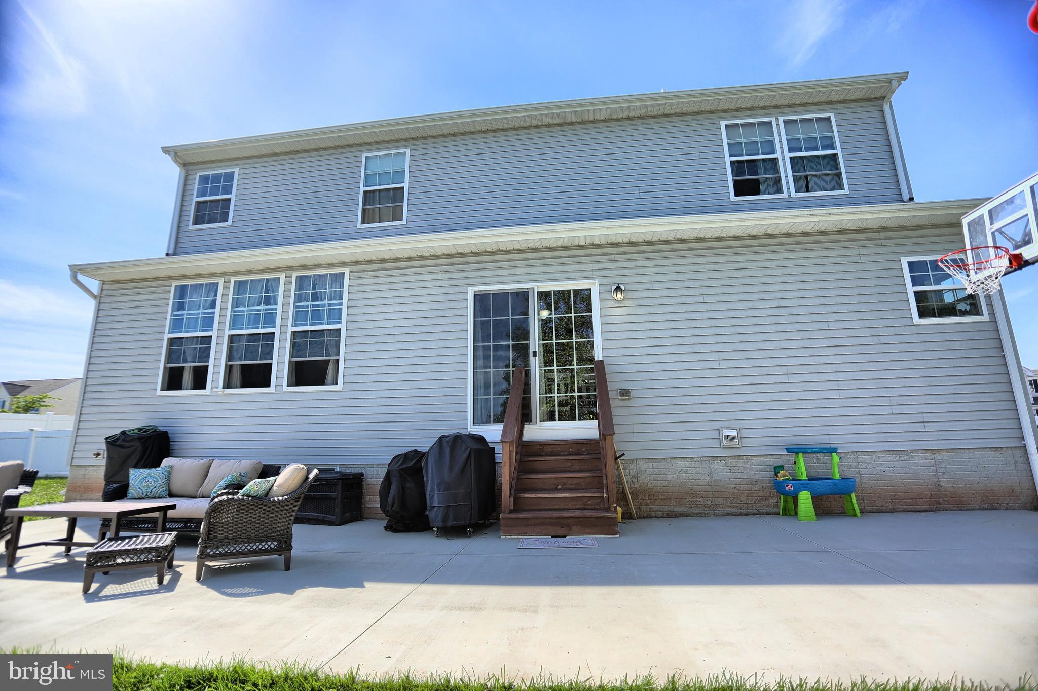 CREEKSIDE - Residential