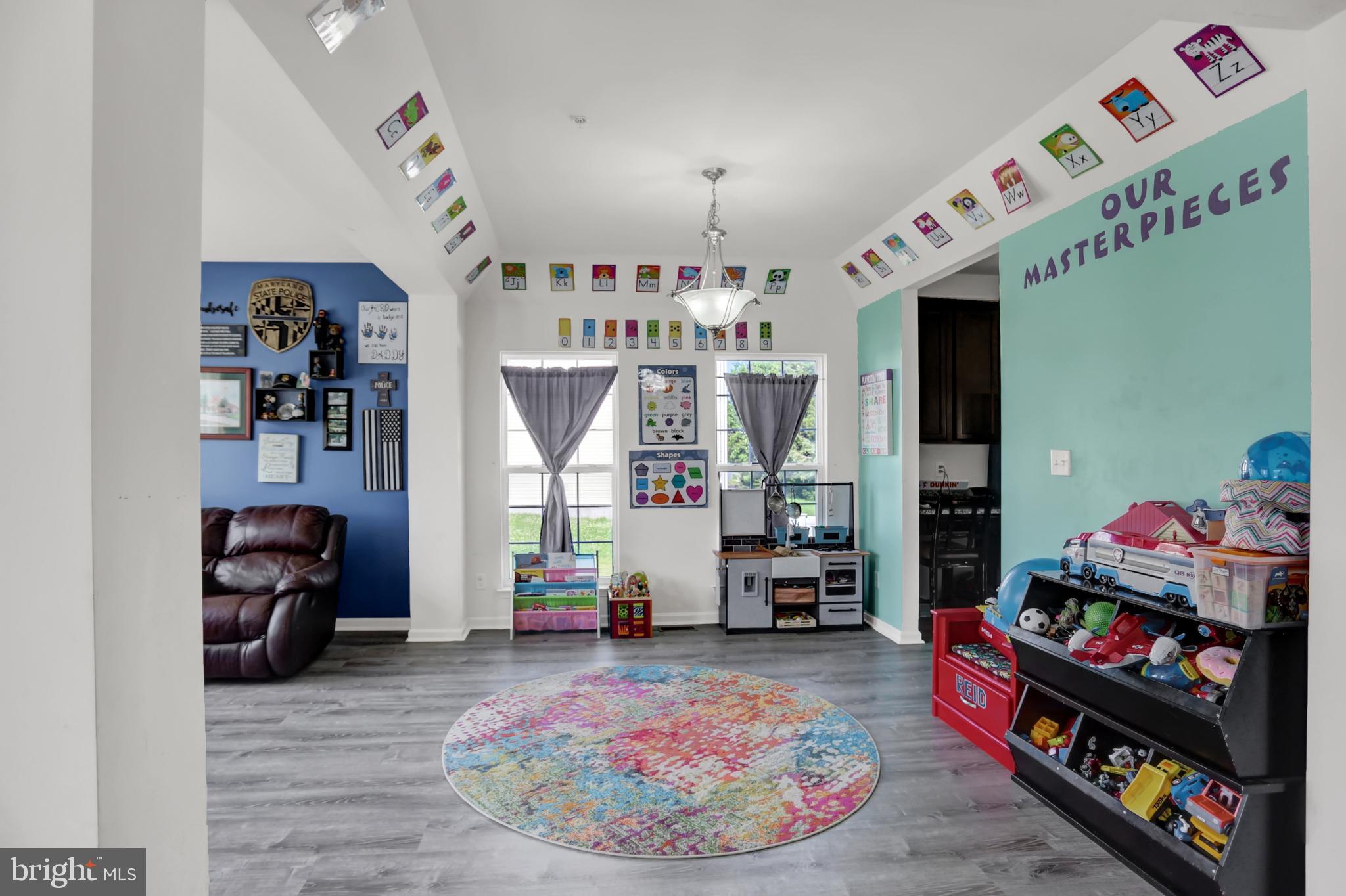 CREEKSIDE - Residential