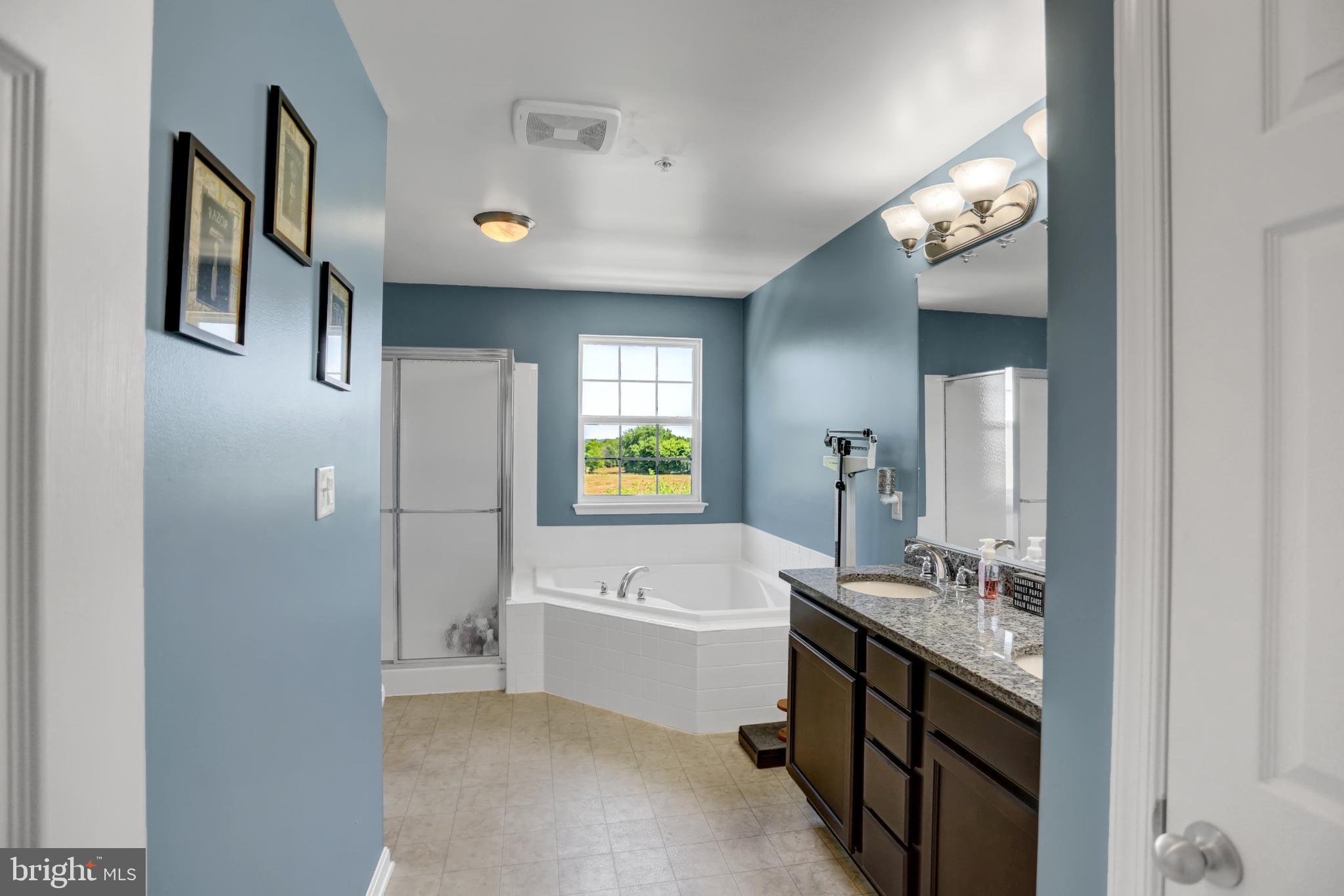 CREEKSIDE - Residential