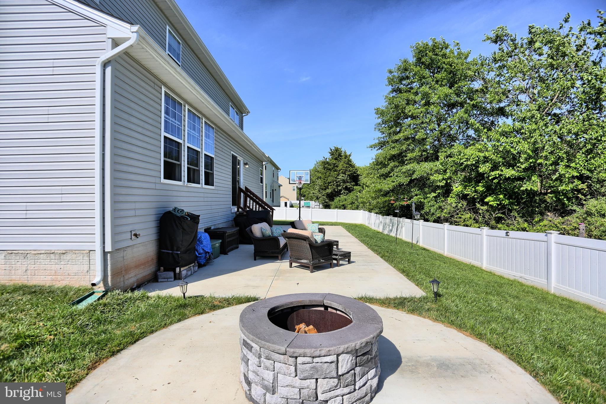 CREEKSIDE - Residential