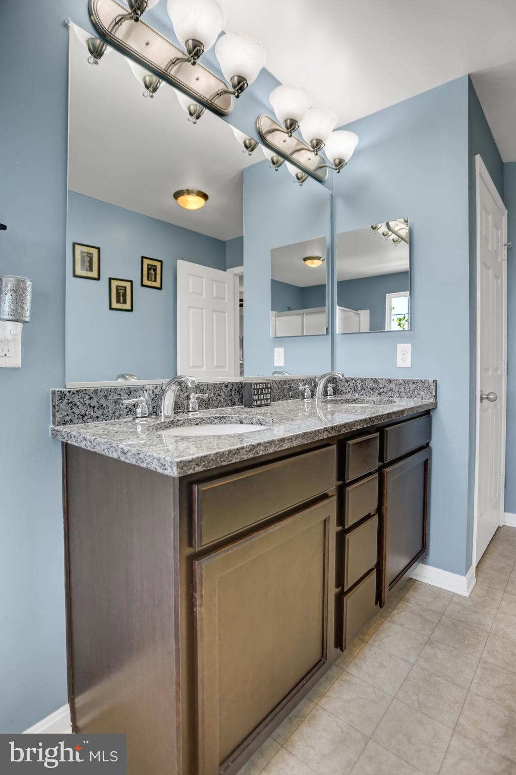 CREEKSIDE - Residential