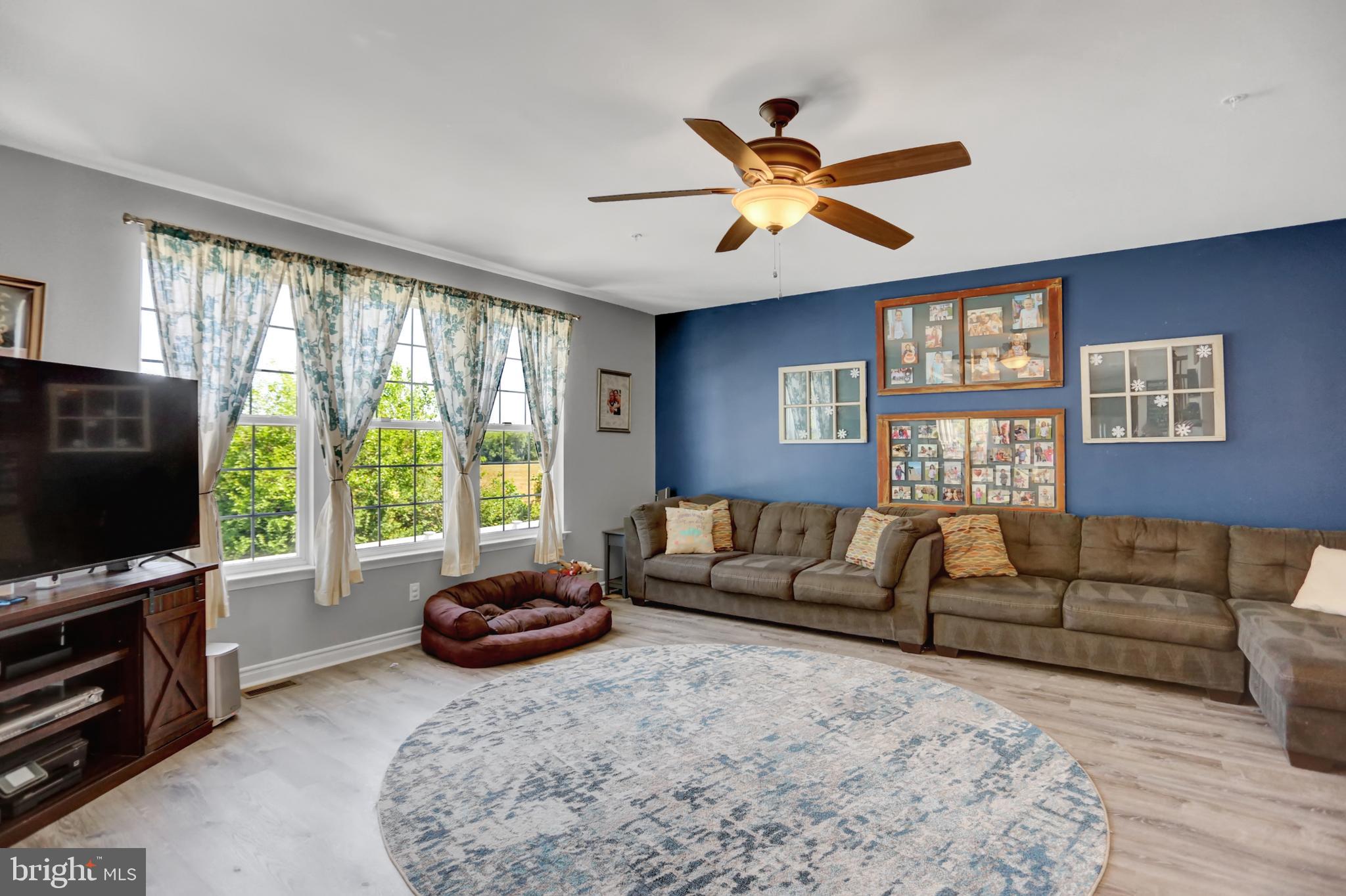 CREEKSIDE - Residential