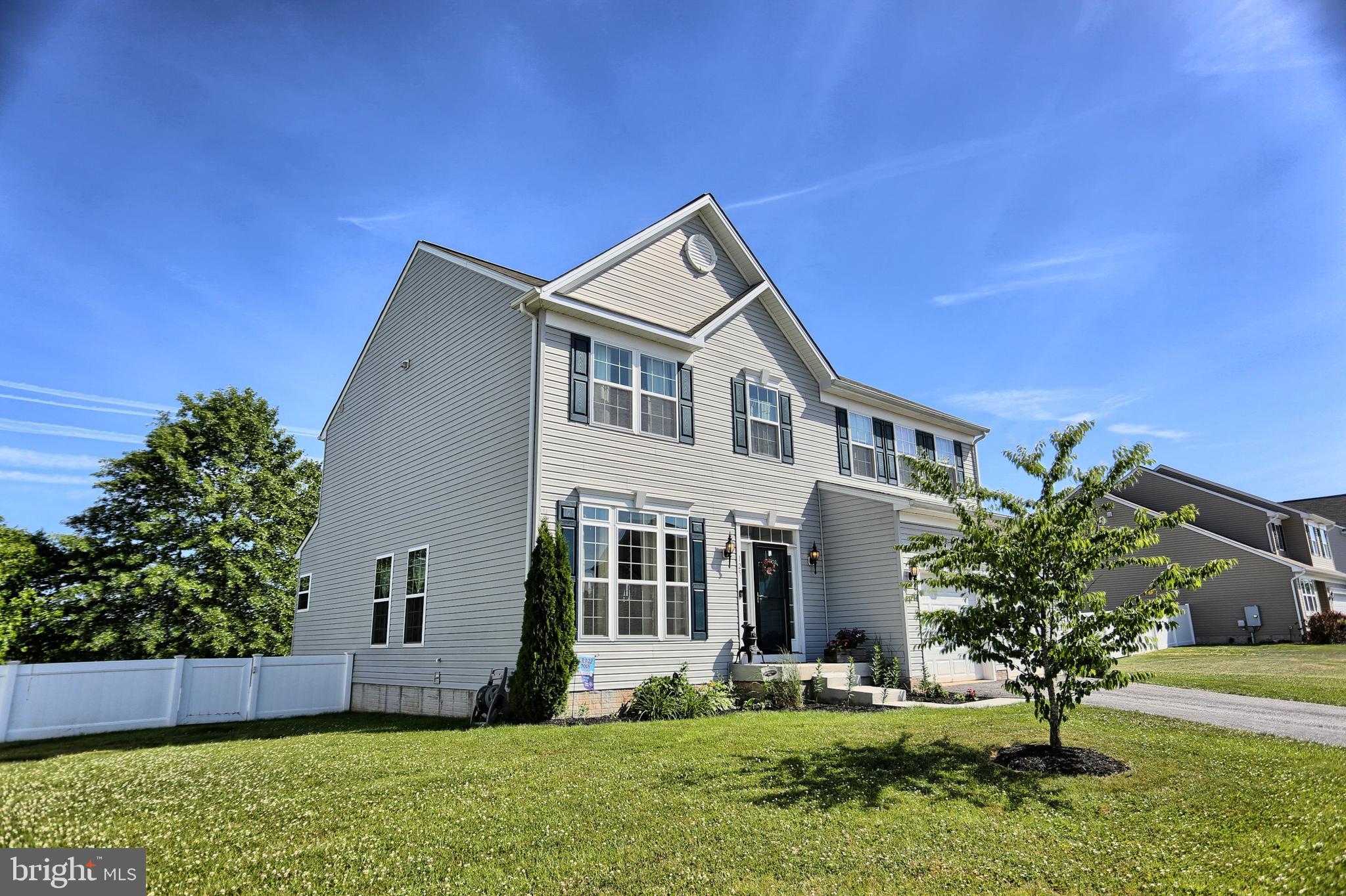 CREEKSIDE - Residential