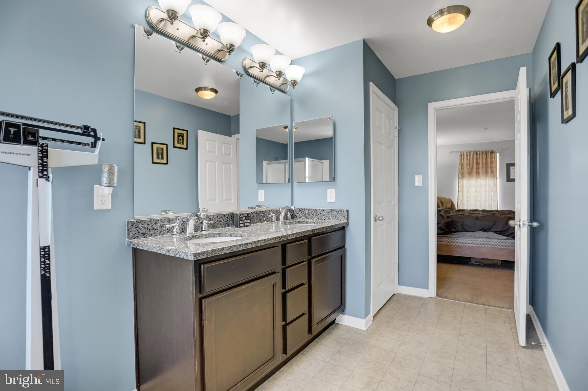 CREEKSIDE - Residential