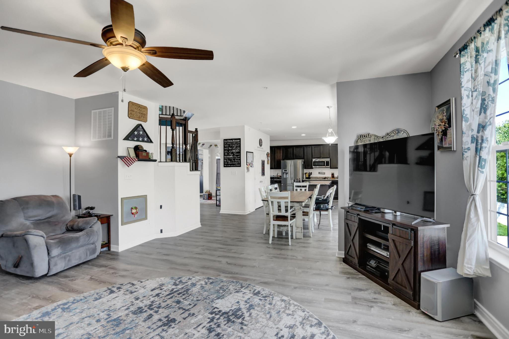 CREEKSIDE - Residential