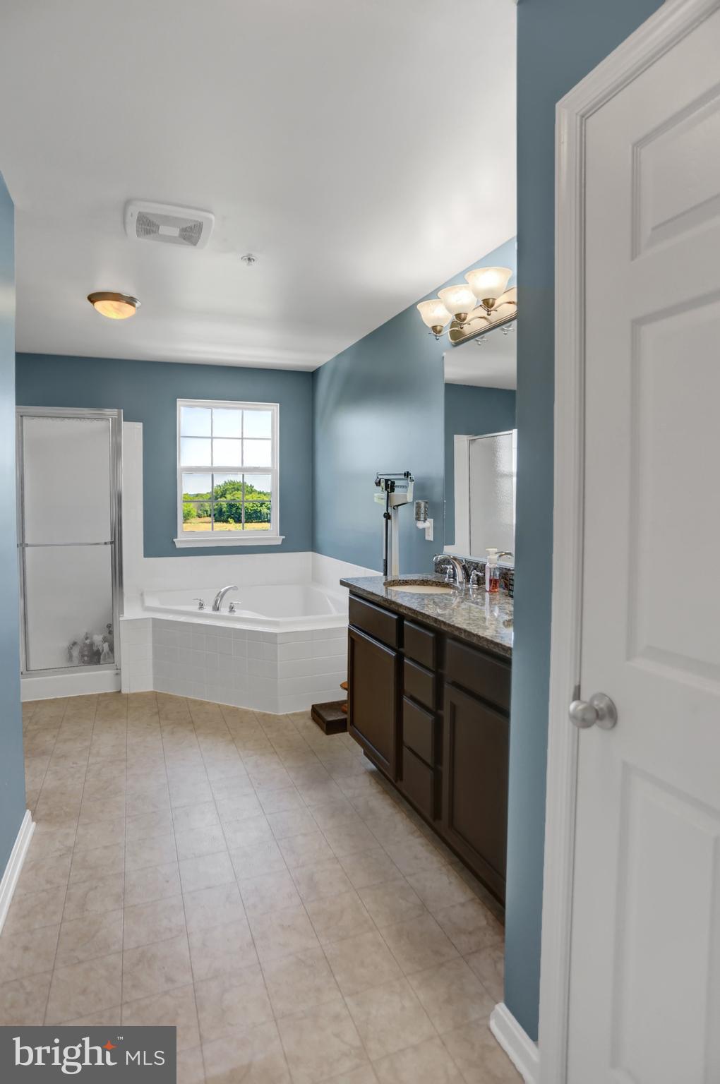 CREEKSIDE - Residential