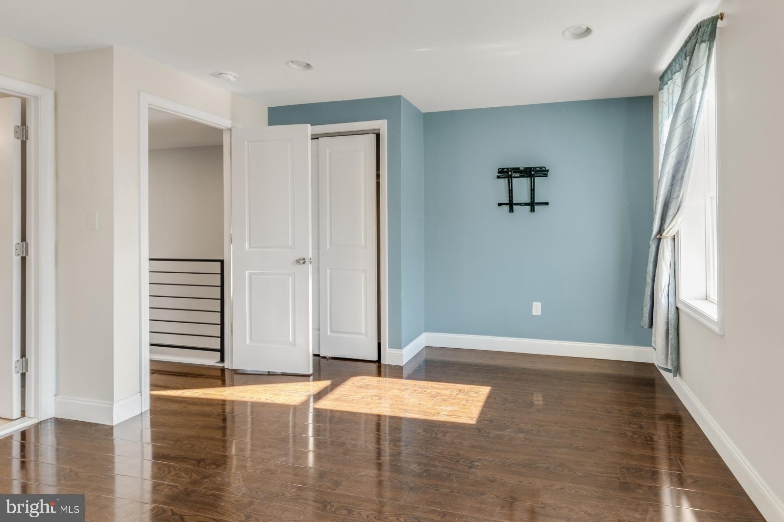 DICKINSON NARROWS - Residential Lease