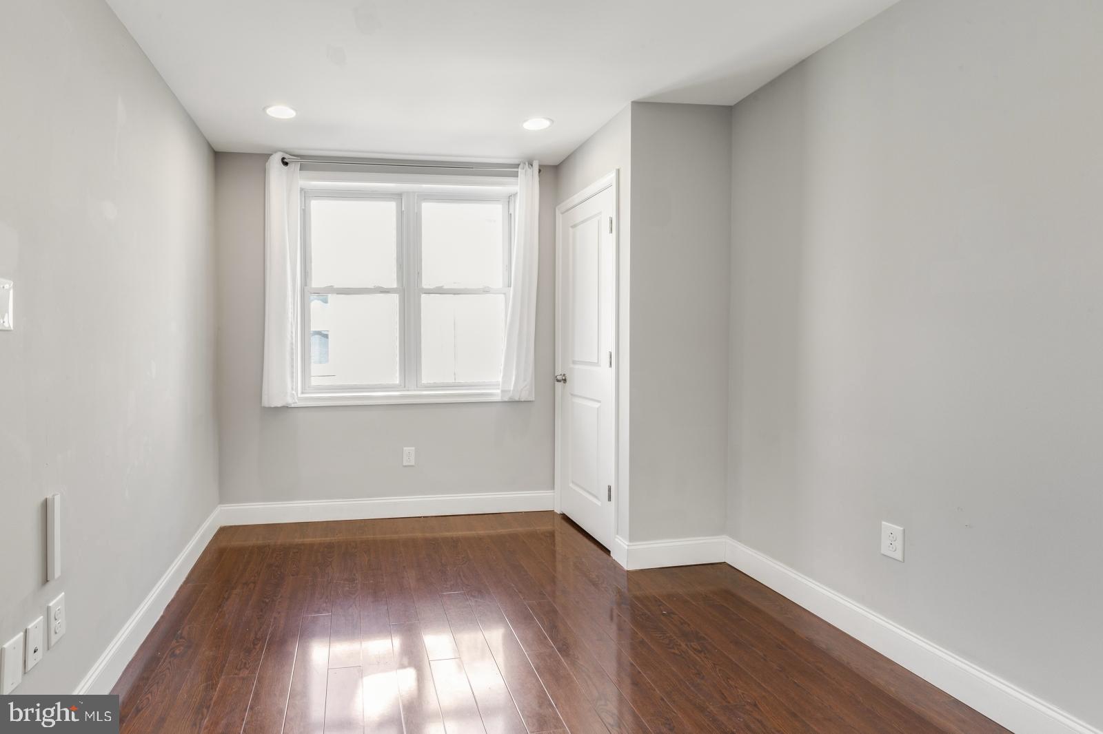 DICKINSON NARROWS - Residential Lease