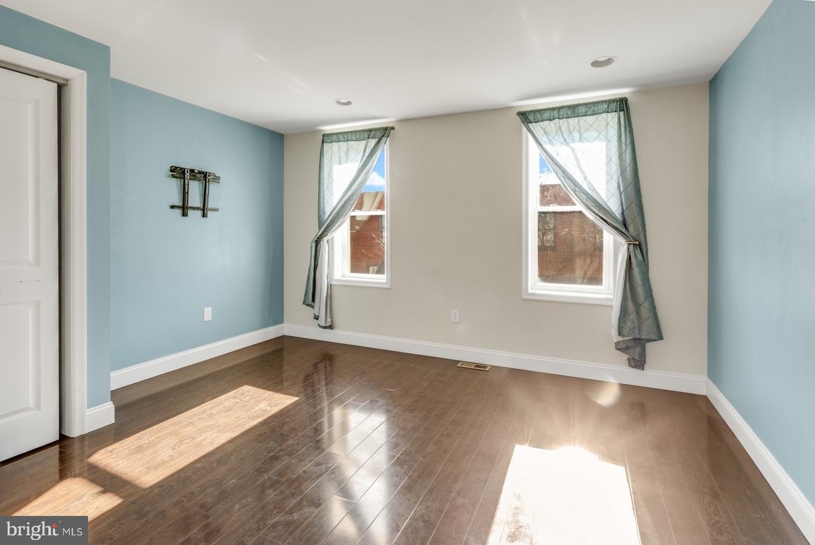 DICKINSON NARROWS - Residential Lease