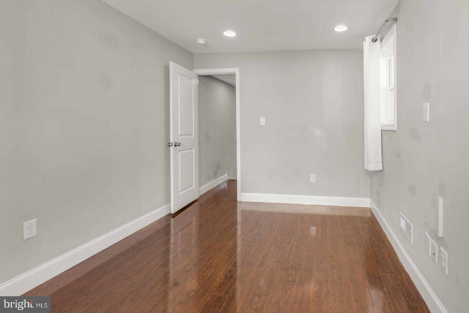 DICKINSON NARROWS - Residential Lease