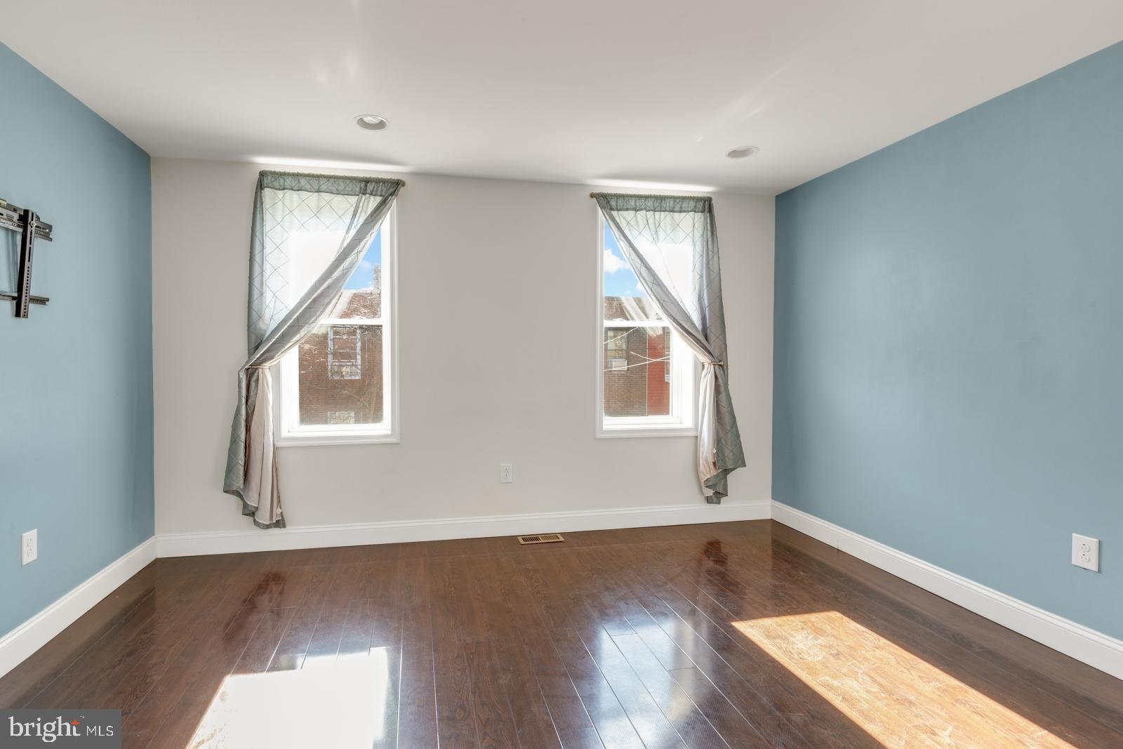 DICKINSON NARROWS - Residential Lease