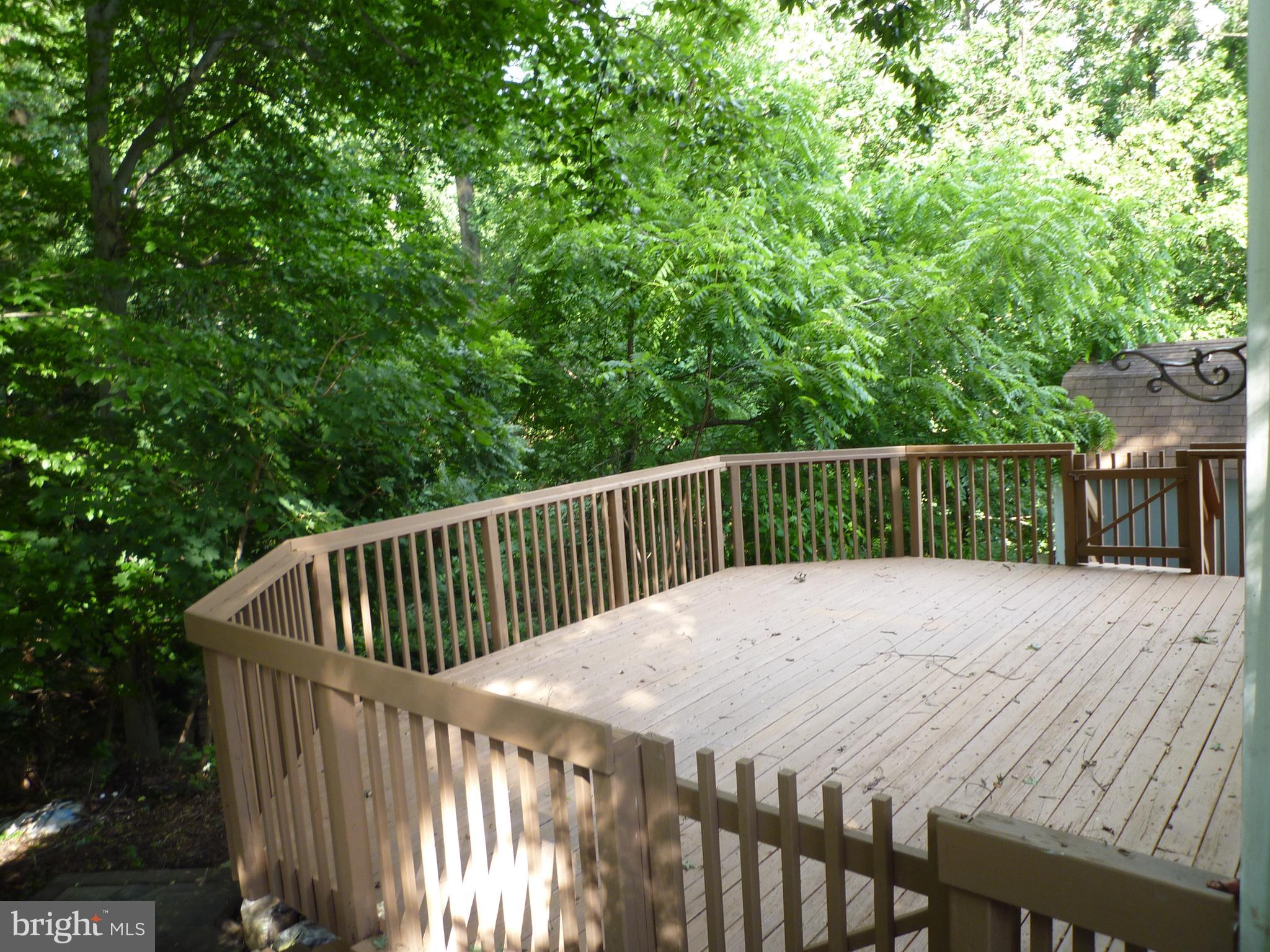 CATONSVILLE KNOLLS - Residential