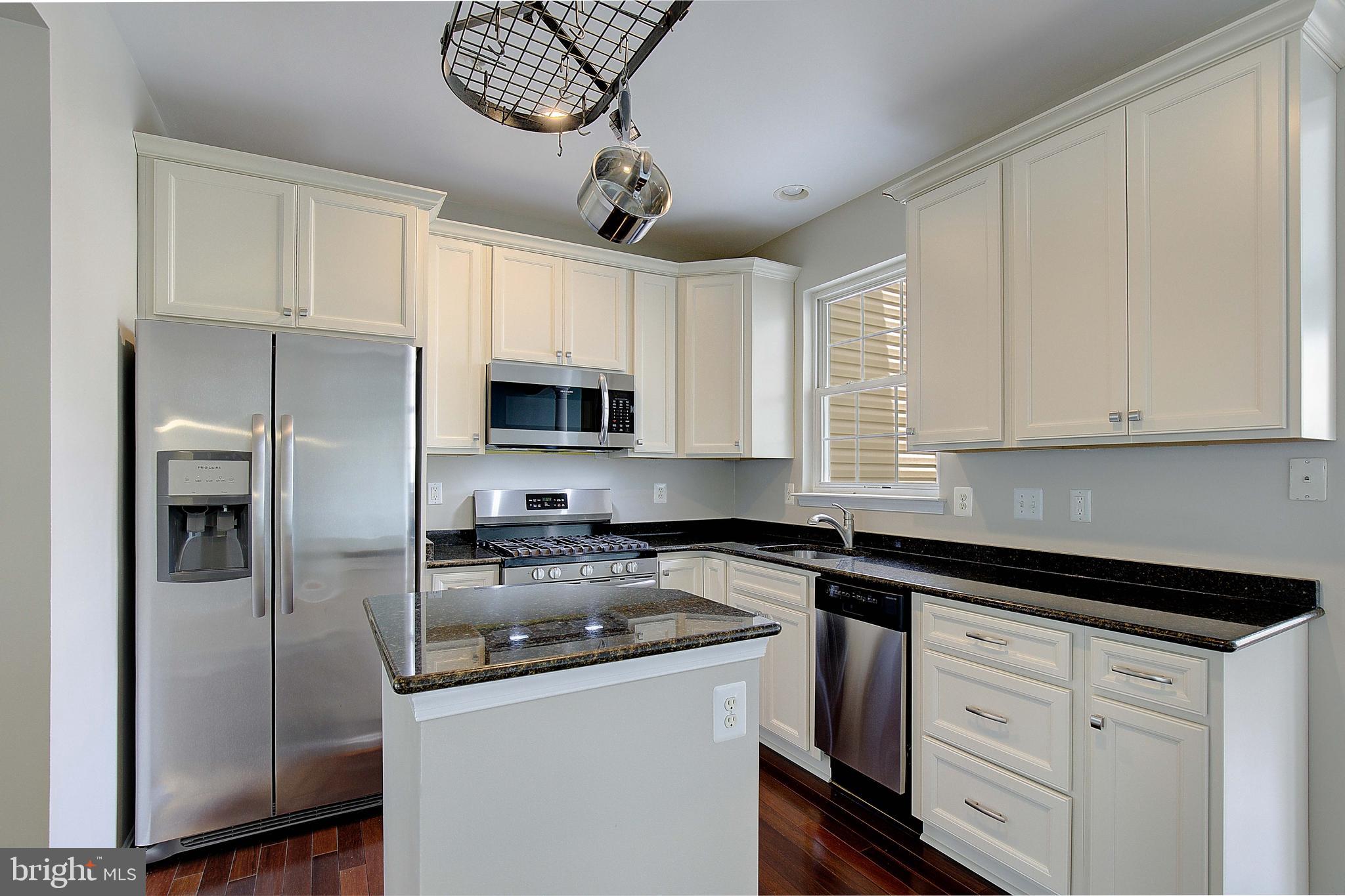 RIVER OAKS - Residential