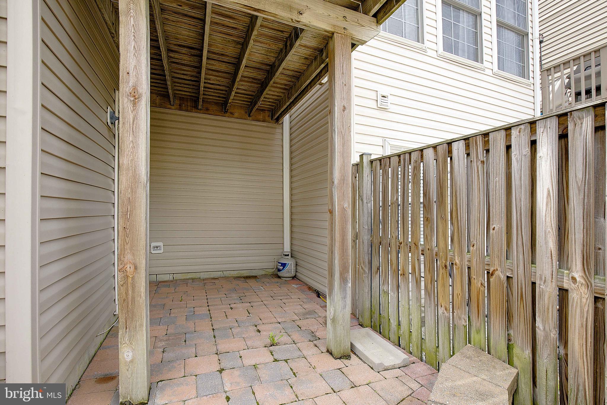 RIVER OAKS - Residential