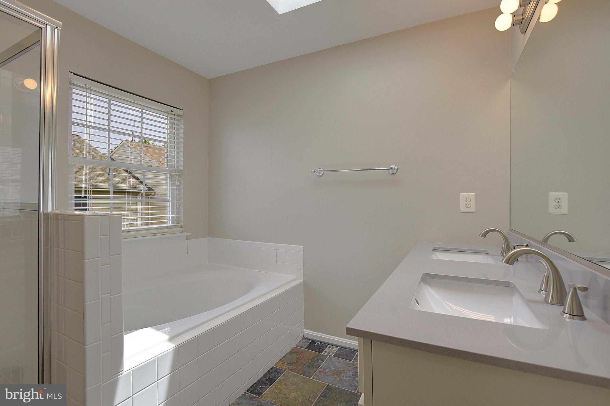 RIVER OAKS - Residential