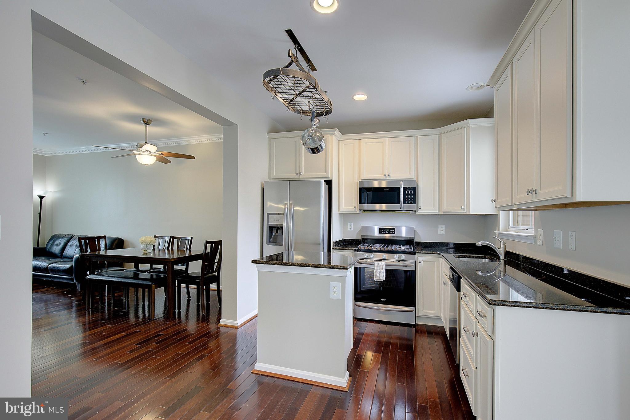 RIVER OAKS - Residential