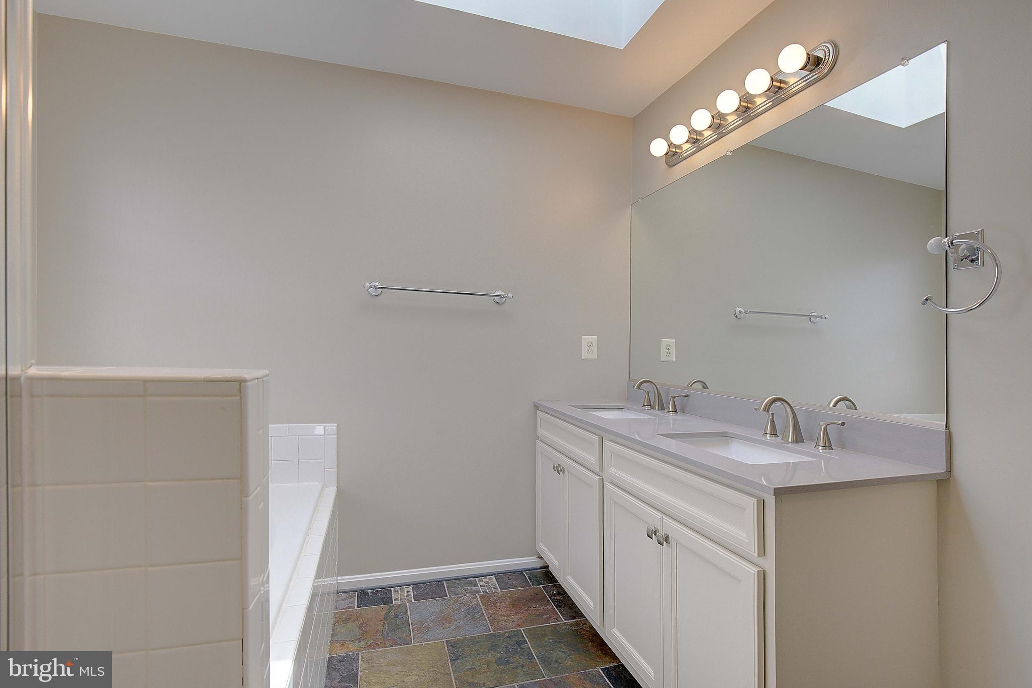 RIVER OAKS - Residential