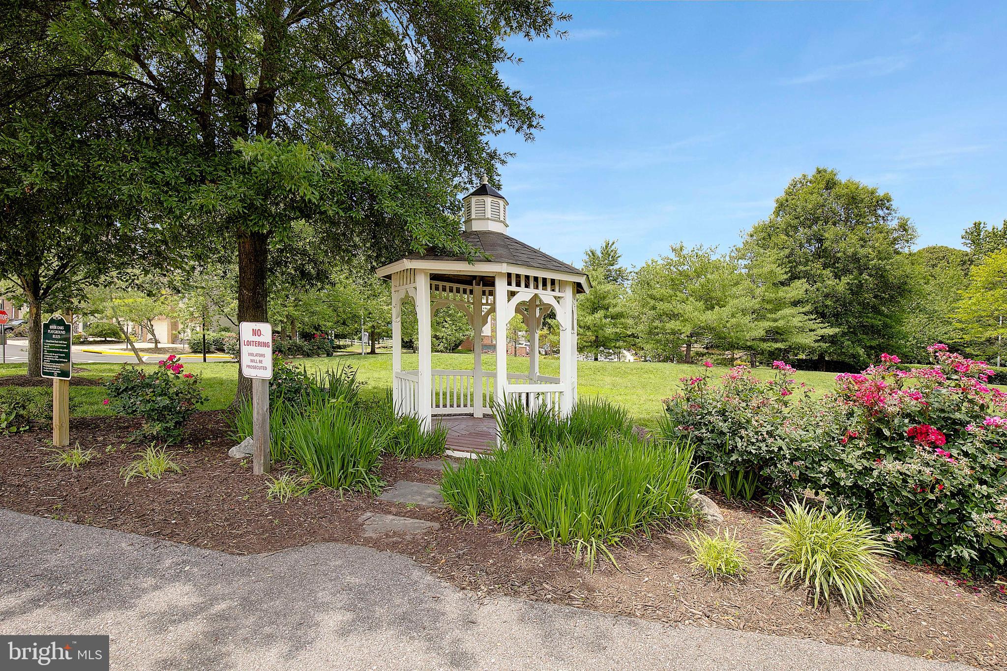 RIVER OAKS - Residential