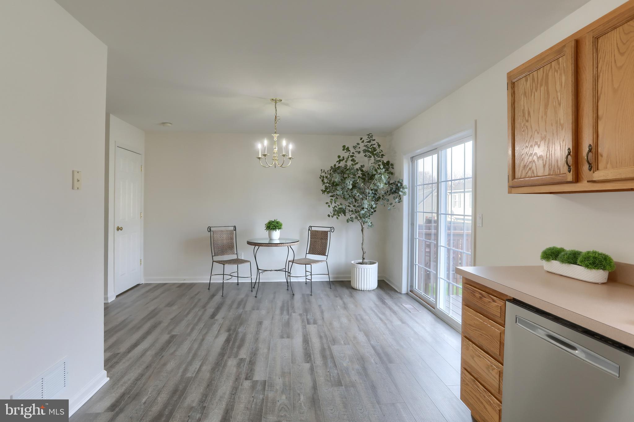 OAK HILLS - Residential