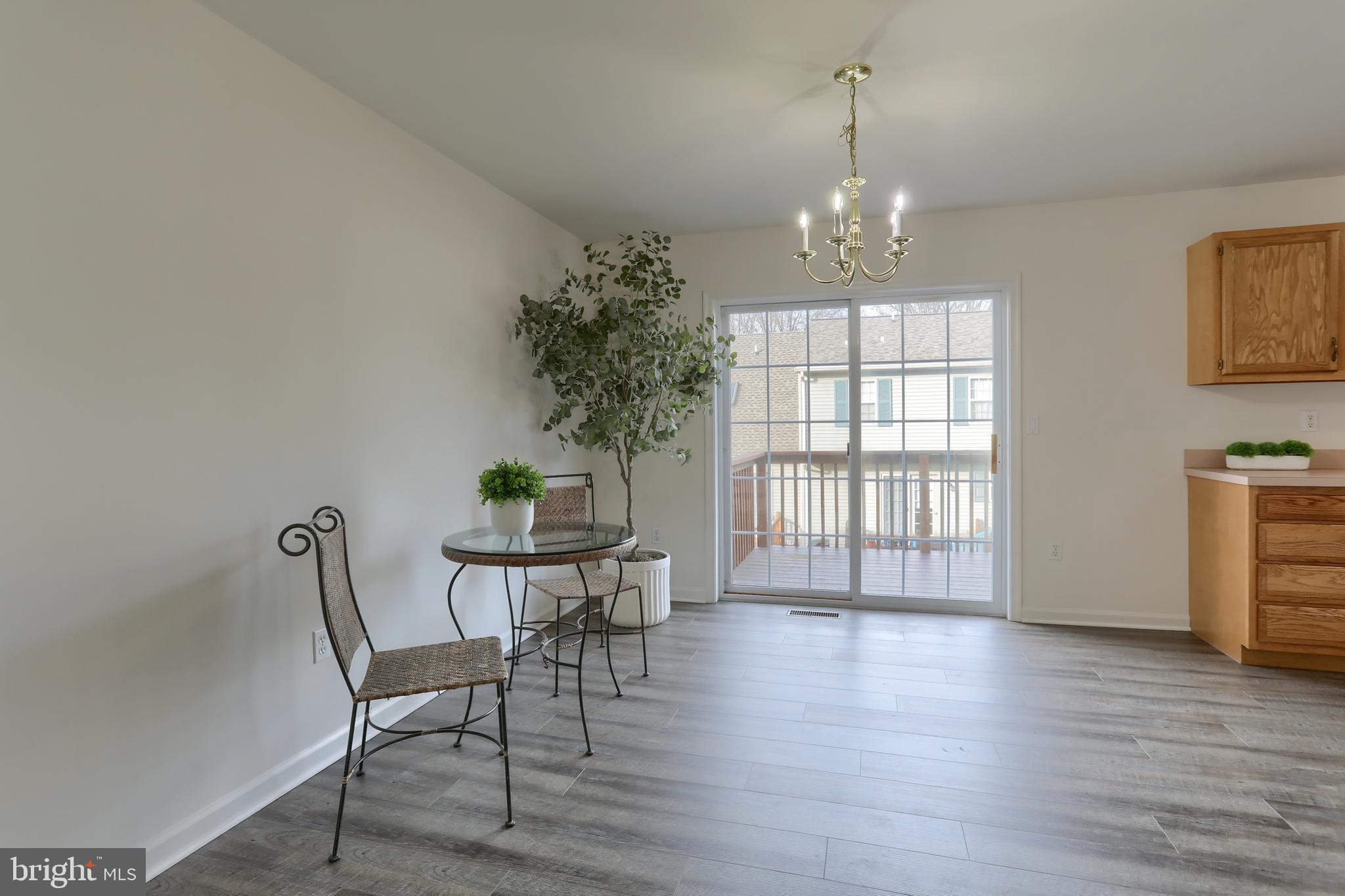 OAK HILLS - Residential