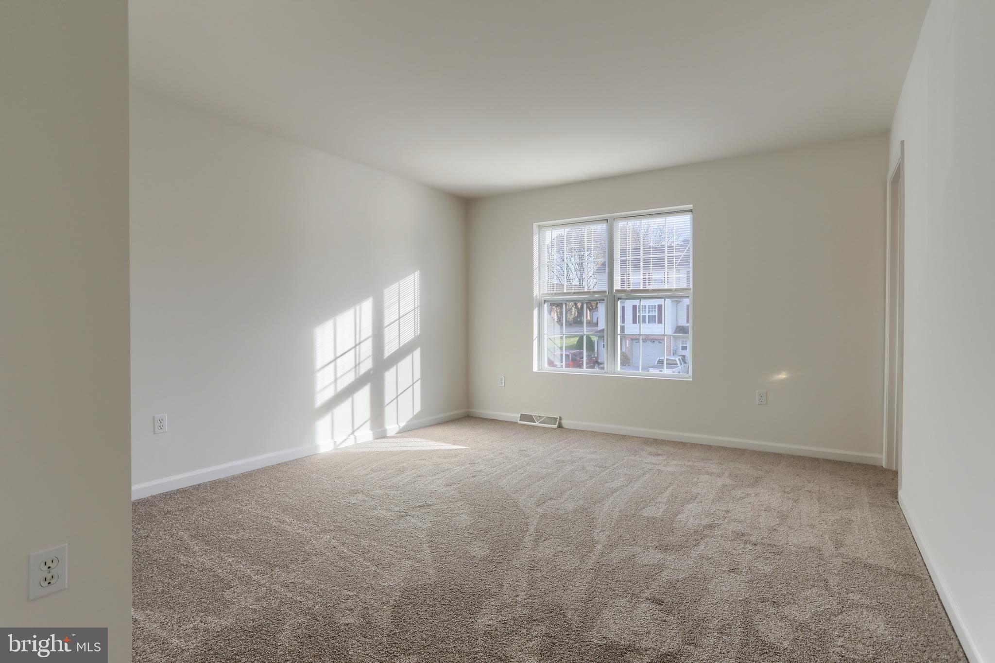 OAK HILLS - Residential