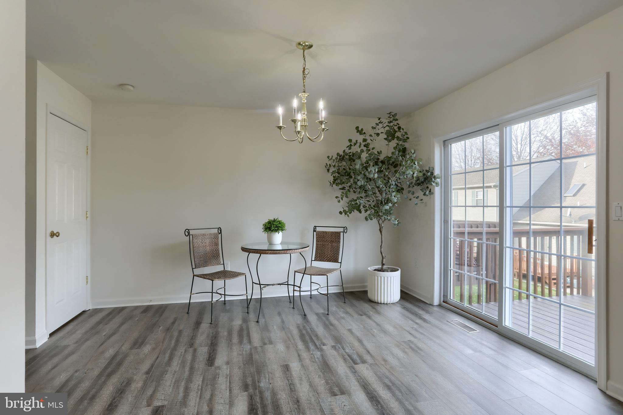 OAK HILLS - Residential