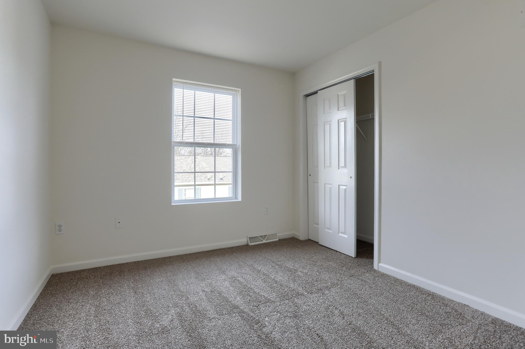 OAK HILLS - Residential