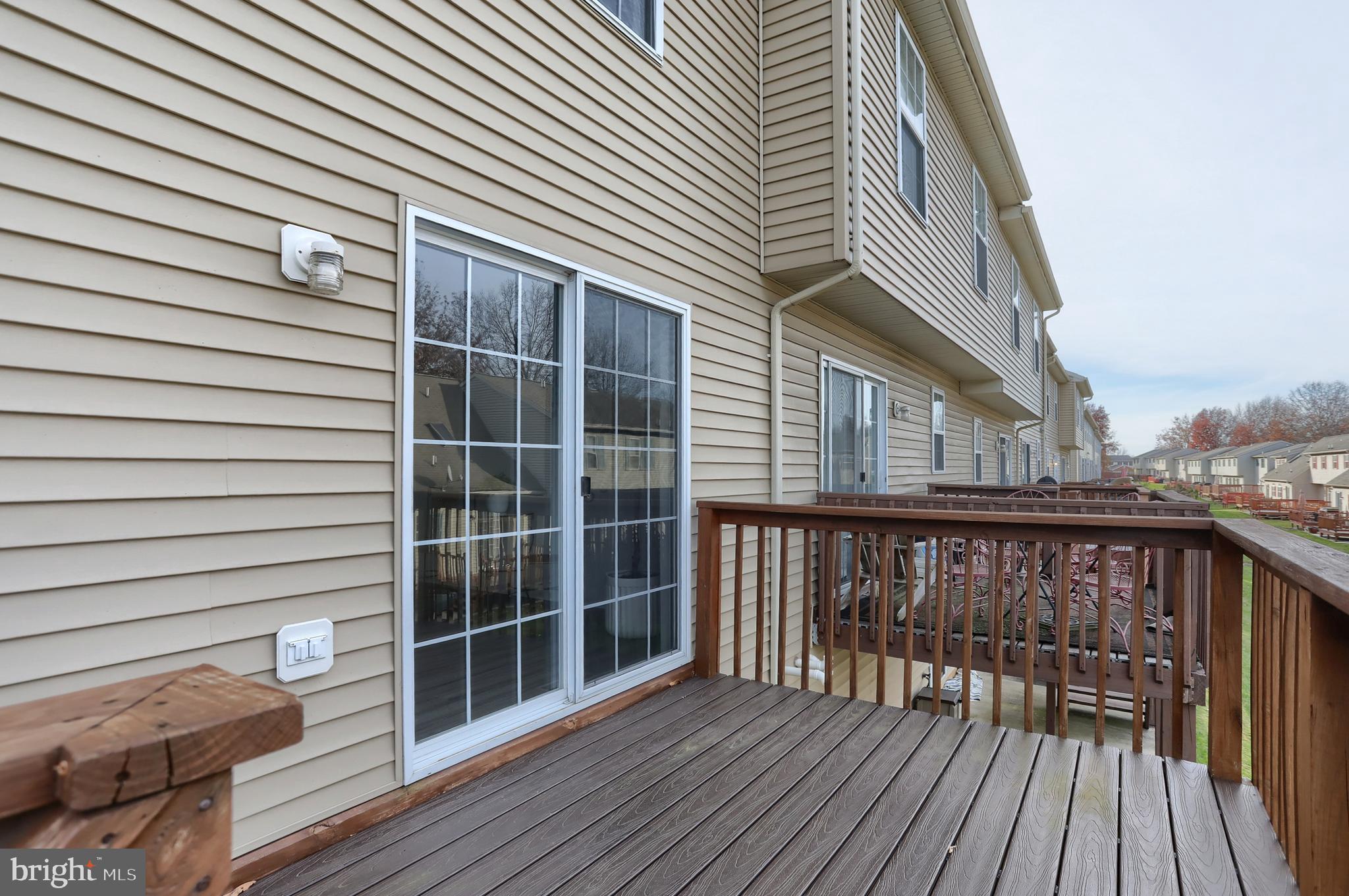 OAK HILLS - Residential