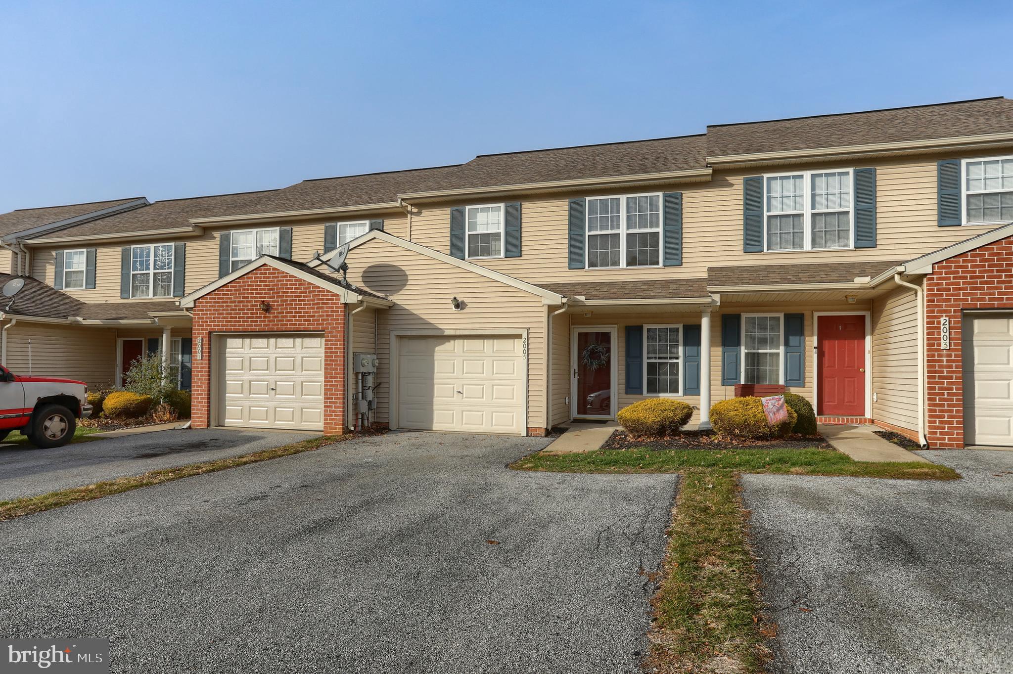 OAK HILLS - Residential