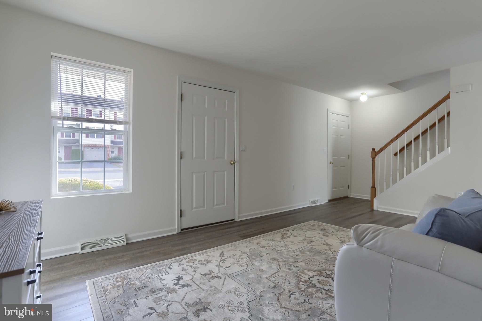 OAK HILLS - Residential