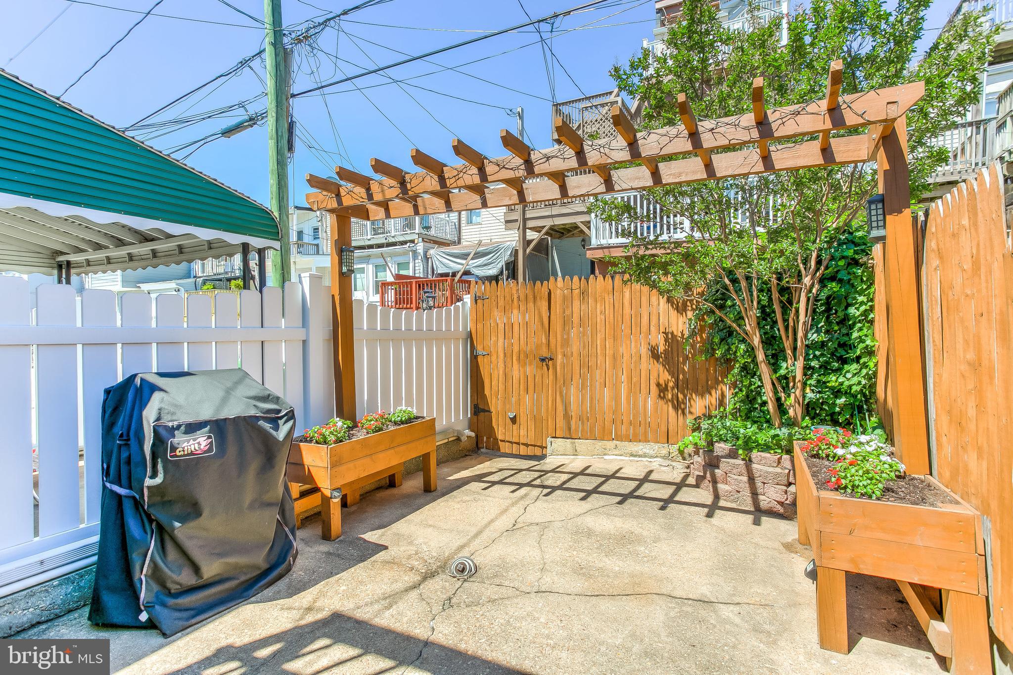 RIVERSIDE - Residential