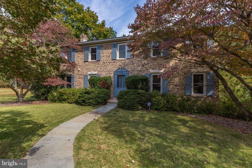 Meticulously maintained, solidly constructed brick colo, spectacular 1/2 ac, fully landscaped setting in popular Willerburn Acres. Easy access to public transportation, shopping.  Updated kitchen w/stainless steel appliances, incredible storage space, separate eating area. FR Rm w/FP, wet bar, deck. Generous Mstr Suite. Fin. daylight, w/o lwr lvl opens to magnificent, lvl backyard. Churchill!