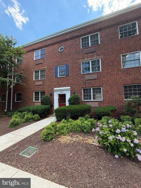 Photo of 1608 W Abingdon Drive #302, ALEXANDRIA, VA 22314 (MLS # VAAX2062888)