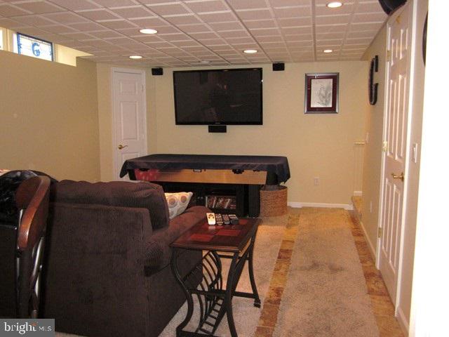 LOMBARD PINES - Residential