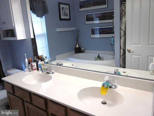 LOMBARD PINES - Residential