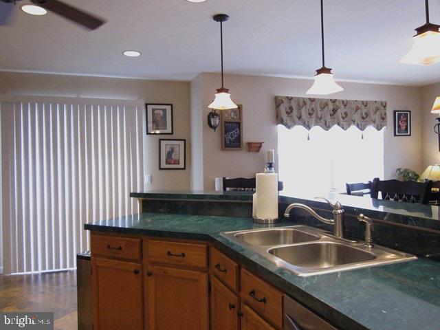 LOMBARD PINES - Residential