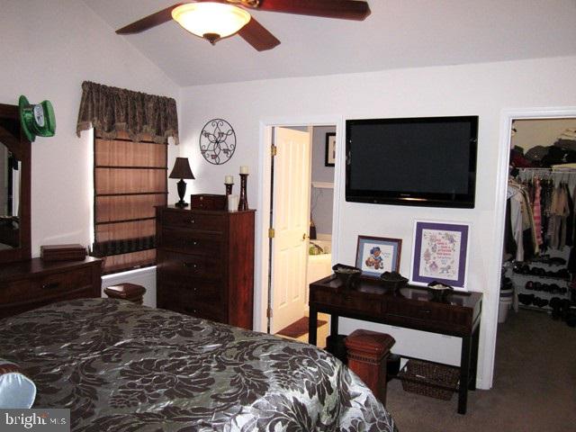 LOMBARD PINES - Residential