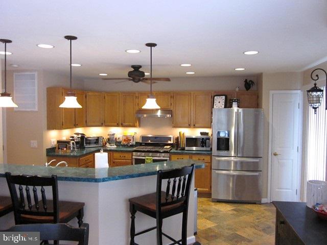 LOMBARD PINES - Residential