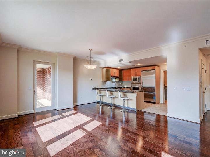 THE RITZ-CARLTON RESIDENCES - Residential Lease